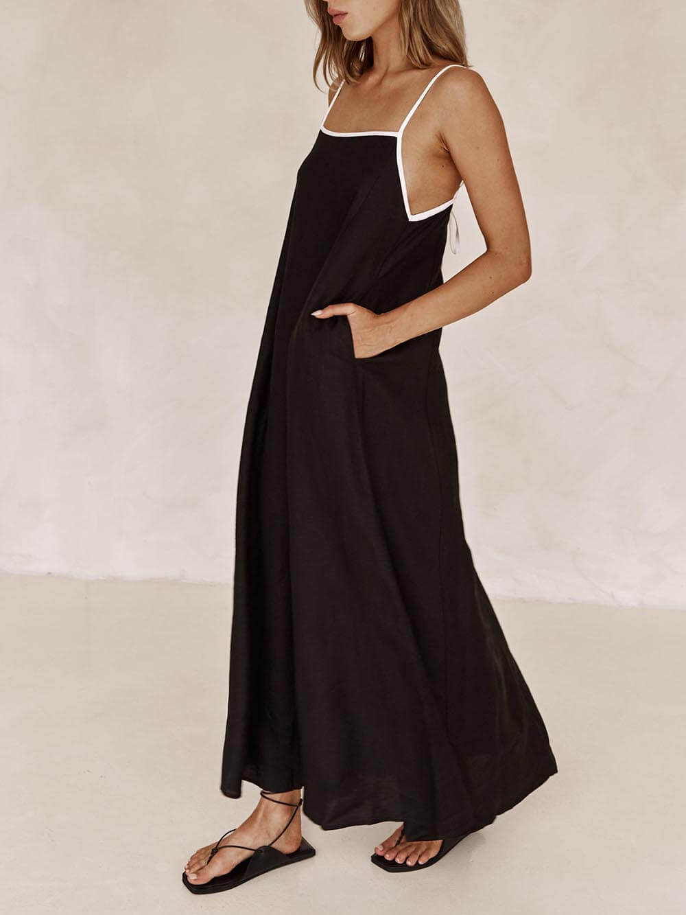A-Linien-Kleid mit kontrastierenden Strapsen im Summer Vibe-Stil