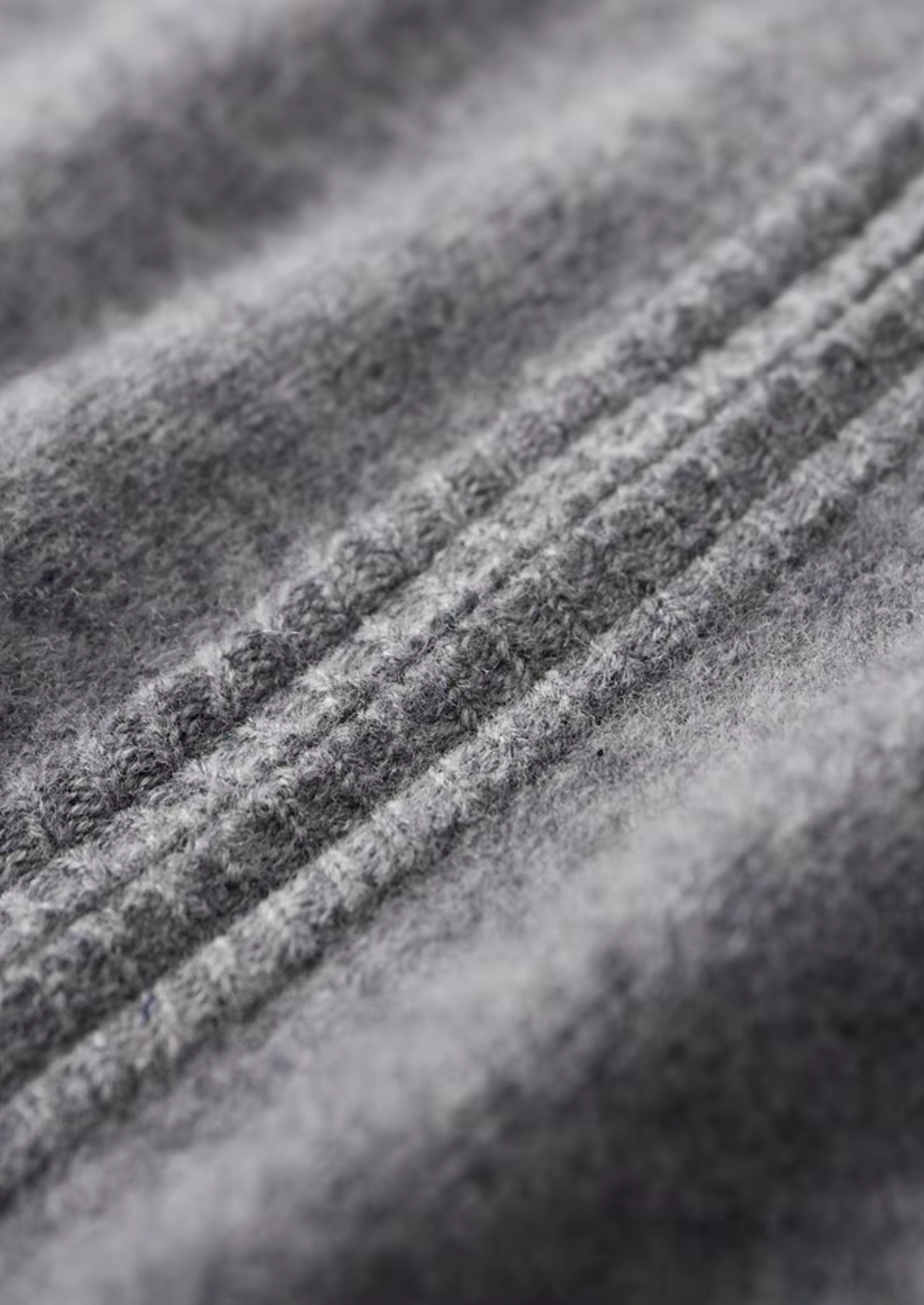 ZWEIFARBIGER MERINO-CARDIGAN MIT REISSVERSCHLUSS