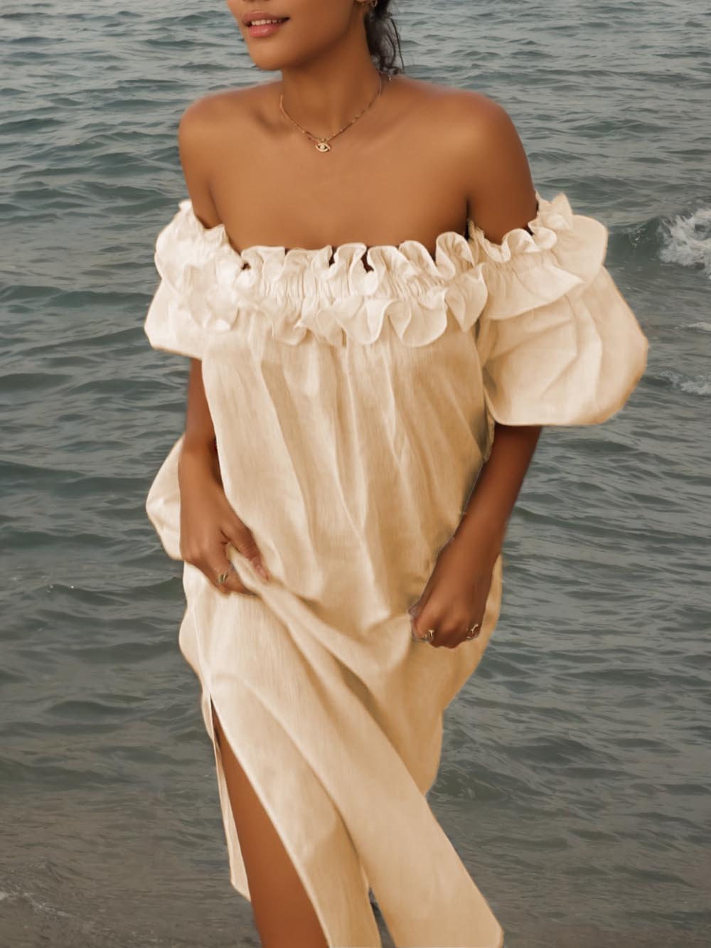 Schulterfreies Midikleid mit Rüschen, Puffärmeln und Taschen