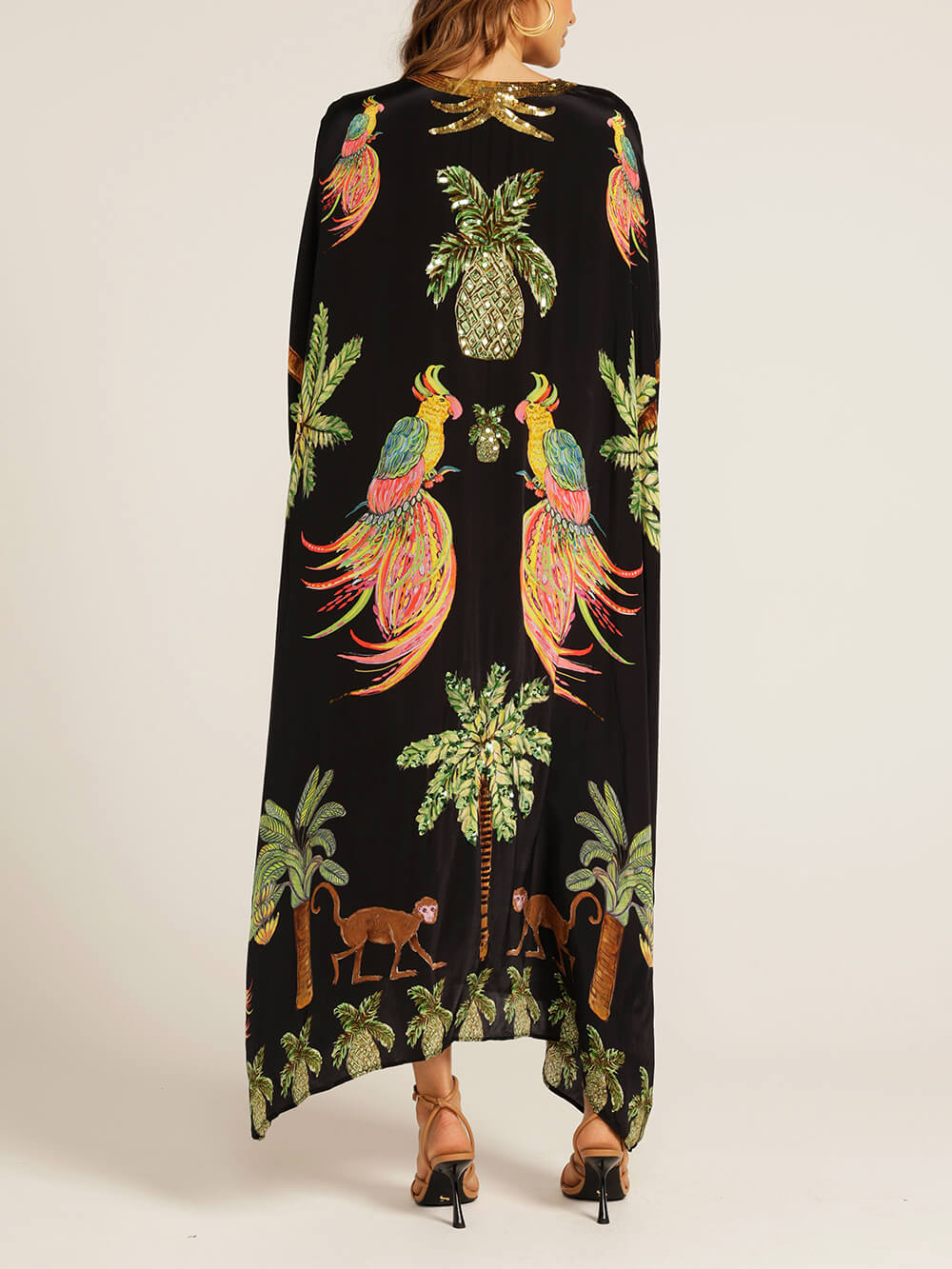 Einzigartiges Kleid mit überschnittenen Schultern und Kokosnussbaum-Print