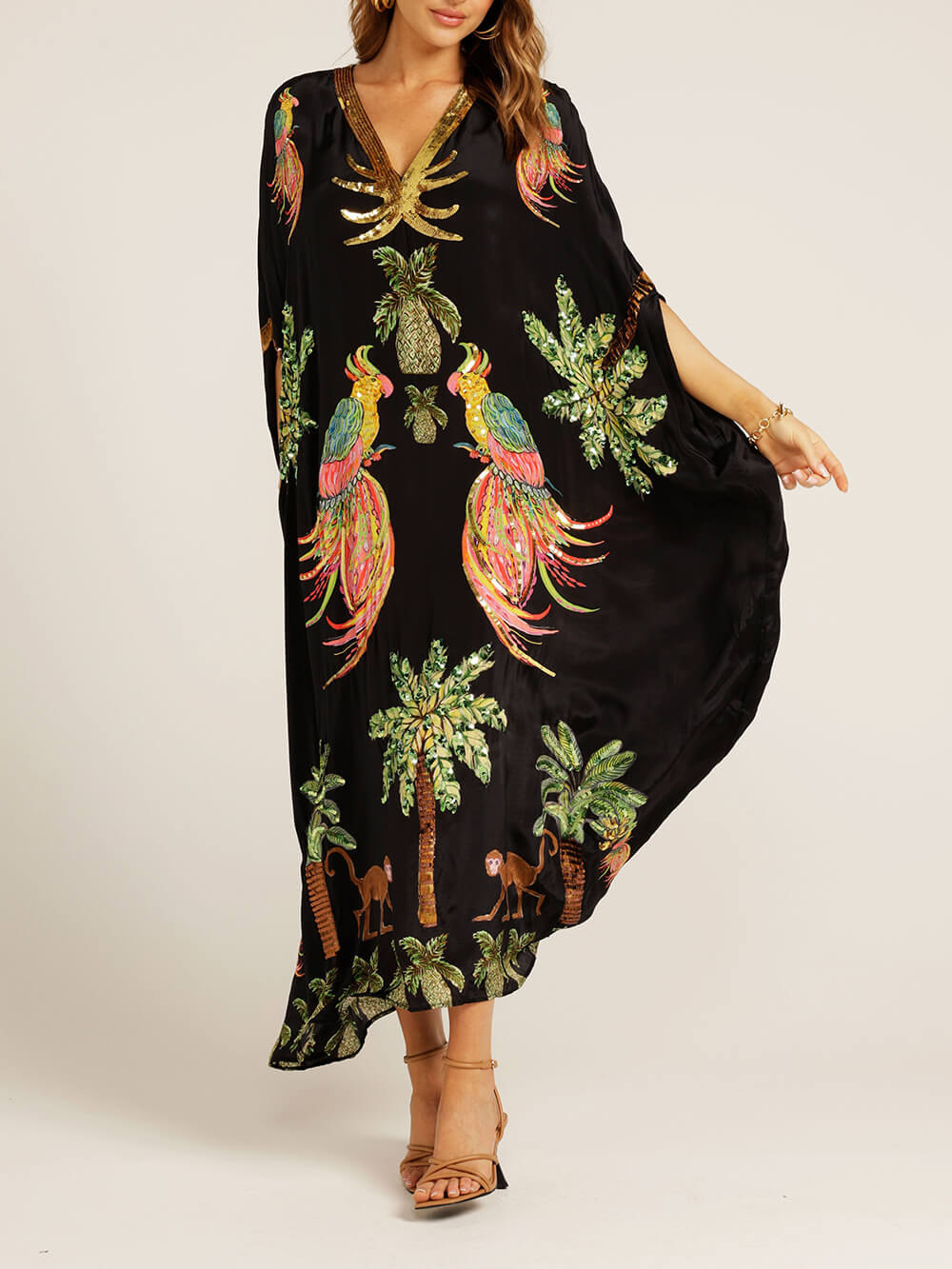 Einzigartiges Kleid mit überschnittenen Schultern und Kokosnussbaum-Print
