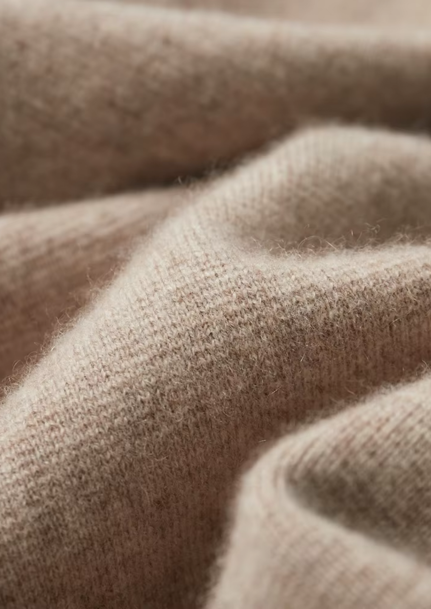 POLO-CARDIGAN AUS EXTRAFEINER MERINOWOLLE MIT REISSVERSCHLUSS