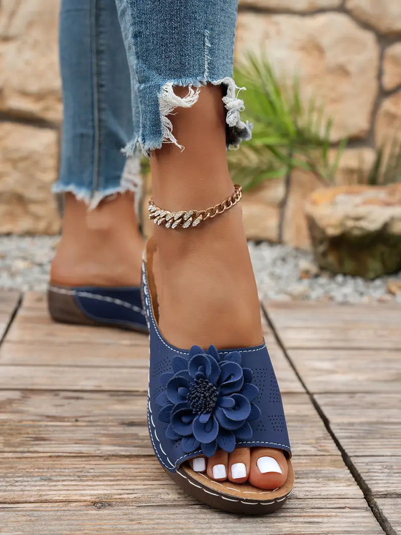 Bequeme Sandalen mit Blumenmuster