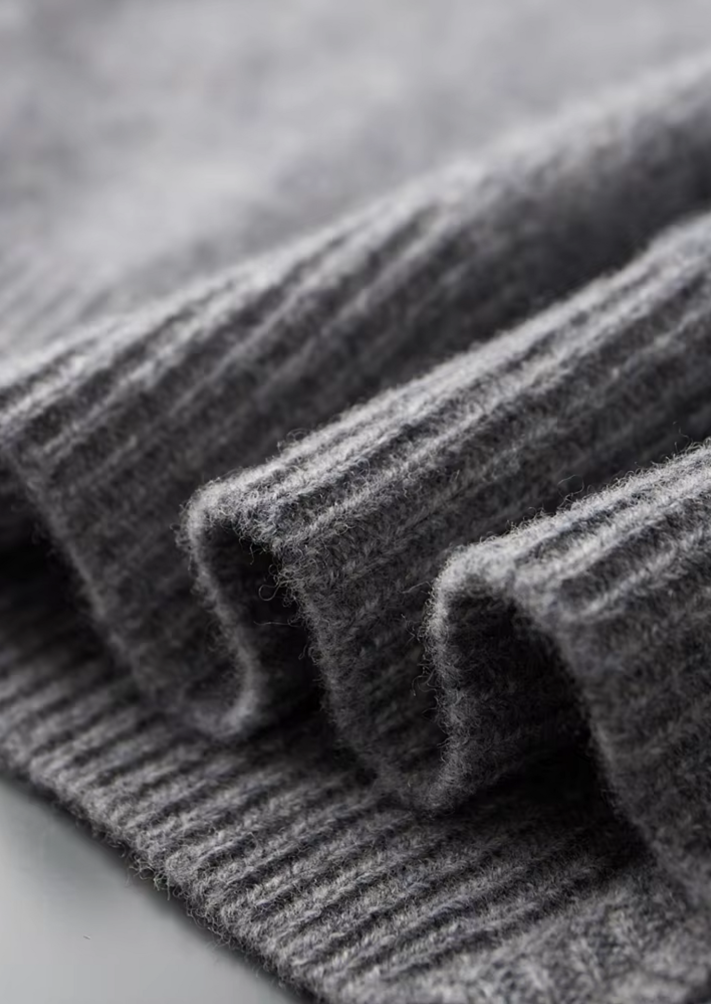 ZWEIFARBIGER MERINO-CARDIGAN MIT REISSVERSCHLUSS