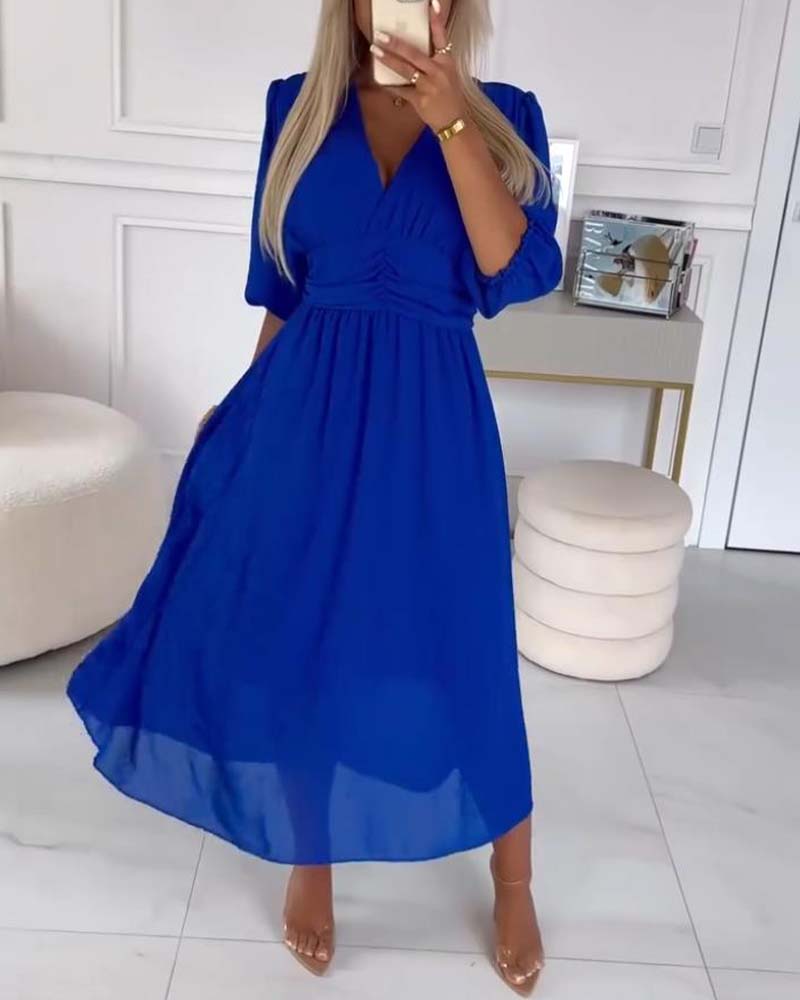 TAILLIERTES MIDIKLEID MIRA
