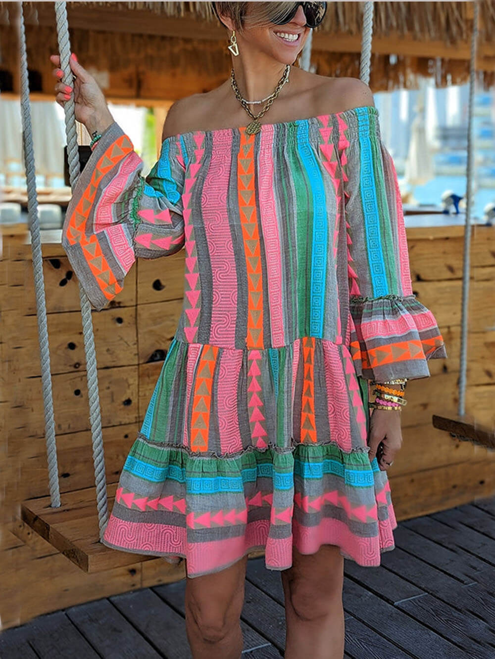 Lockeres Minikleid aus Leinenmischung mit ethnischem Print und schulterfreiem Schnitt