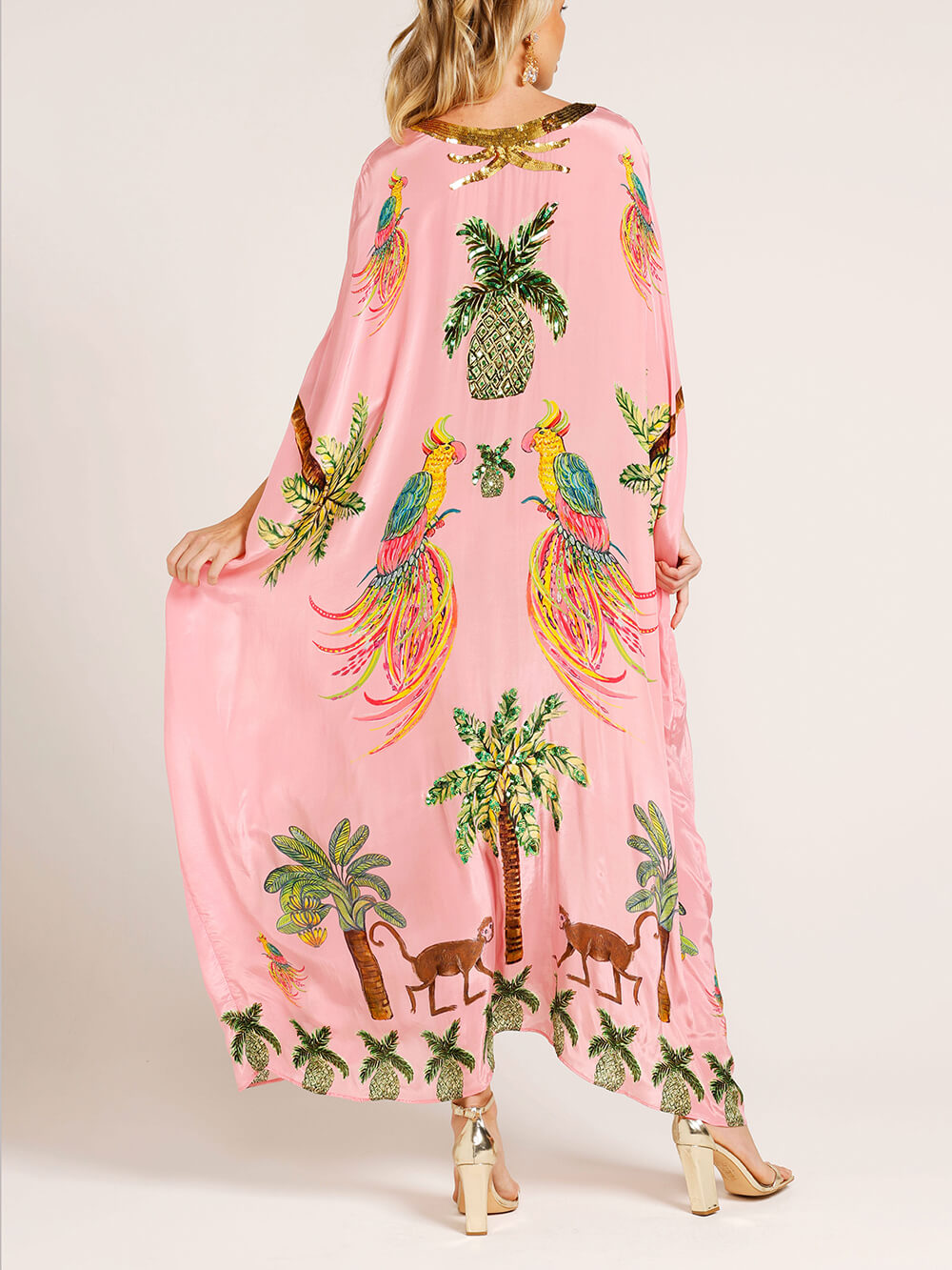 Einzigartiges Kleid mit überschnittenen Schultern und Kokosnussbaum-Print
