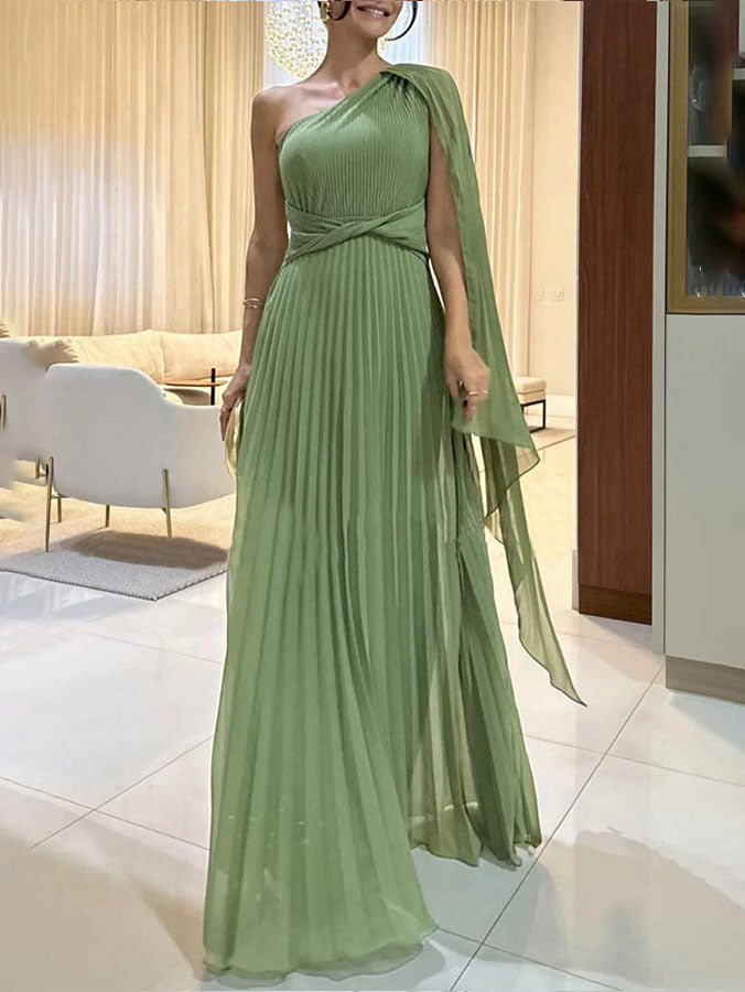Elegantes, fließendes, plissiertes, schulterfreies Maxikleid