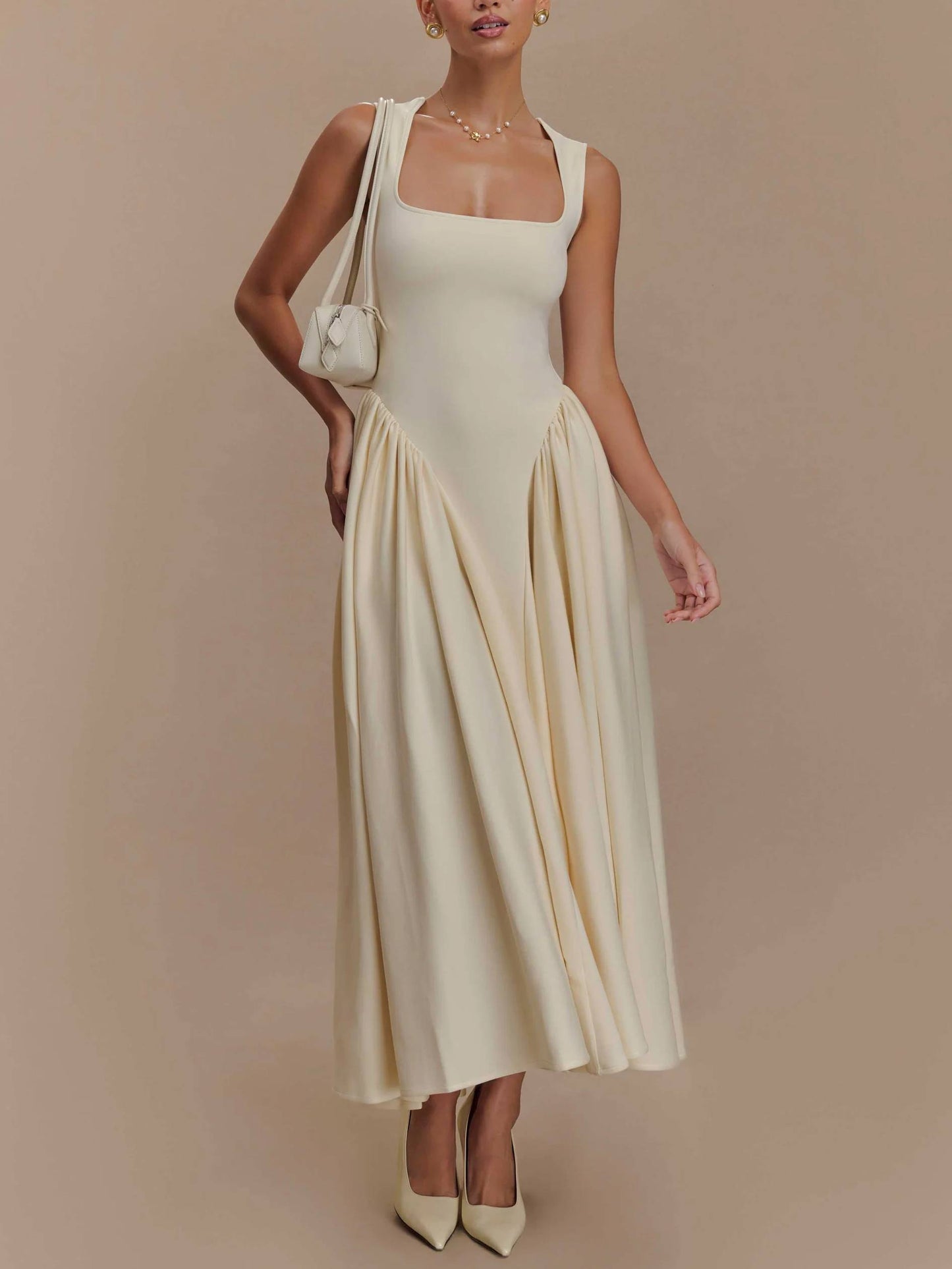 Minimalistisches Retro-Kleid mit quadratischem Ausschnitt