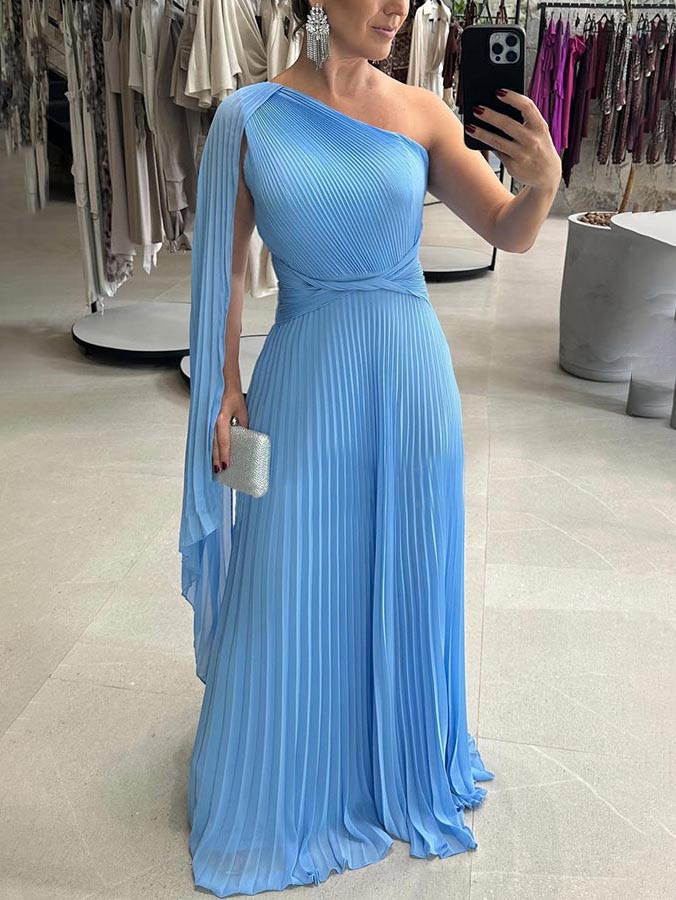 Elegantes, fließendes, plissiertes, schulterfreies Maxikleid