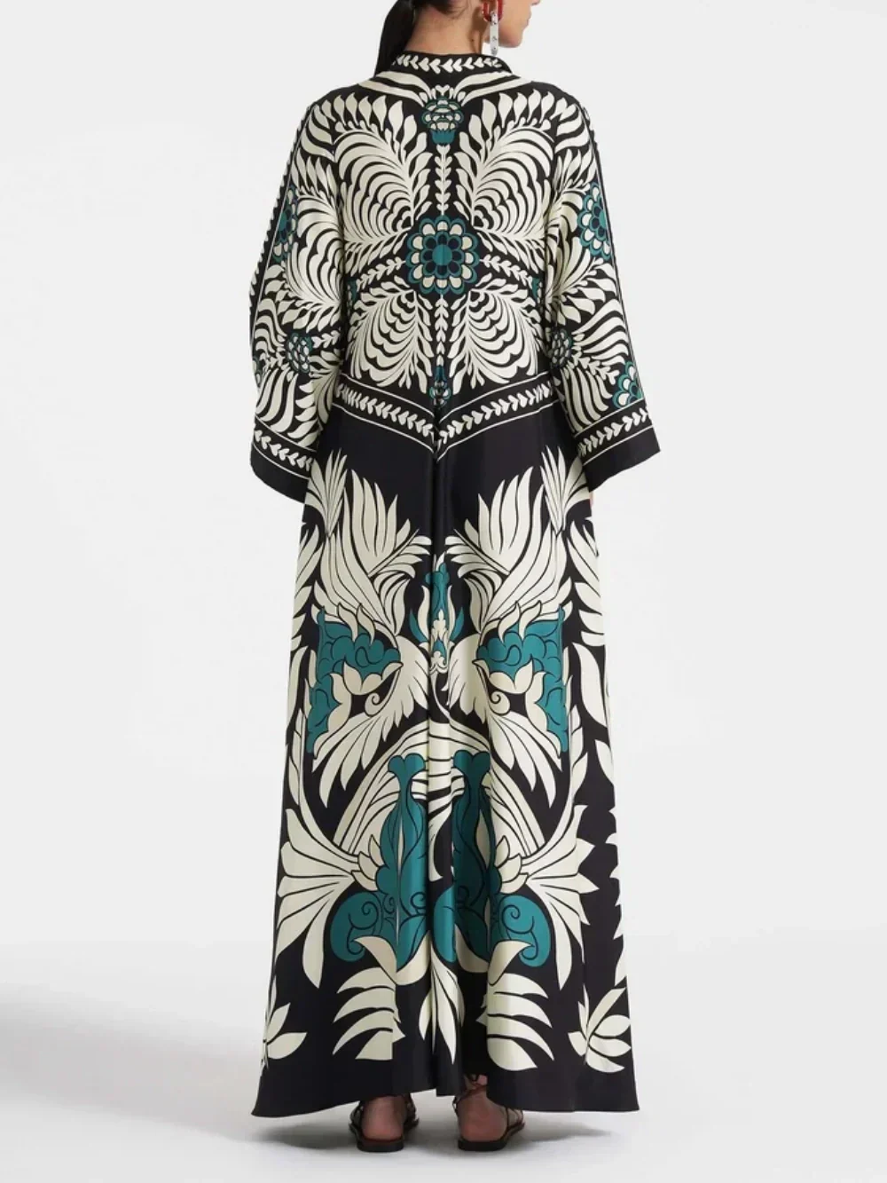 Elegantes Maxikleid mit Blumendruck und Wasserfallärmeln