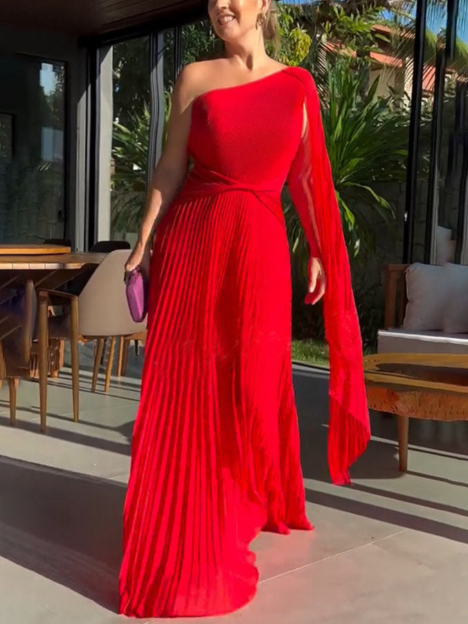 Elegantes, fließendes, plissiertes, schulterfreies Maxikleid
