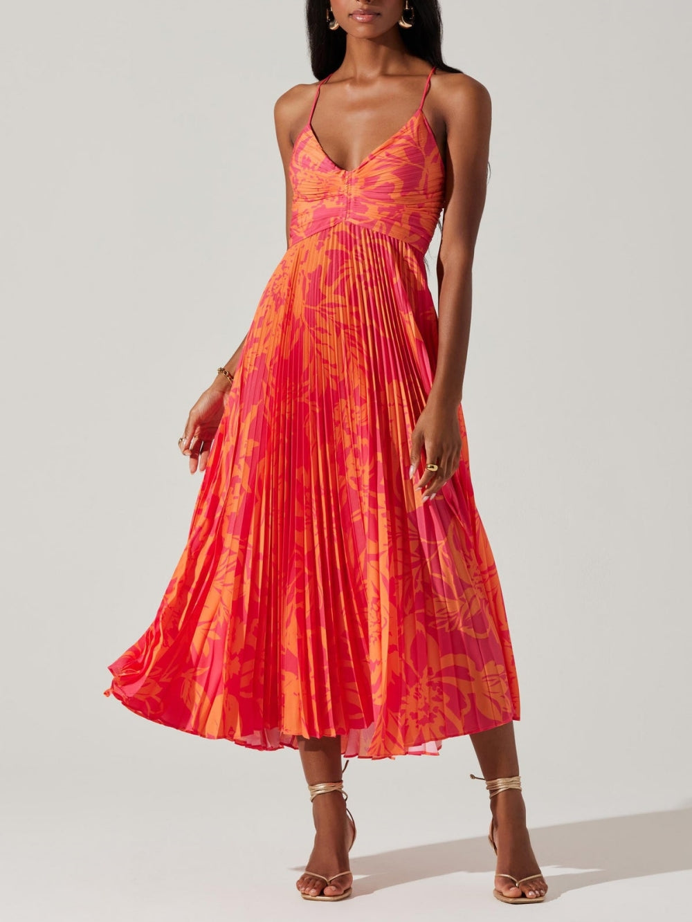 Elegantes Midikleid mit Blumenmuster und Falten