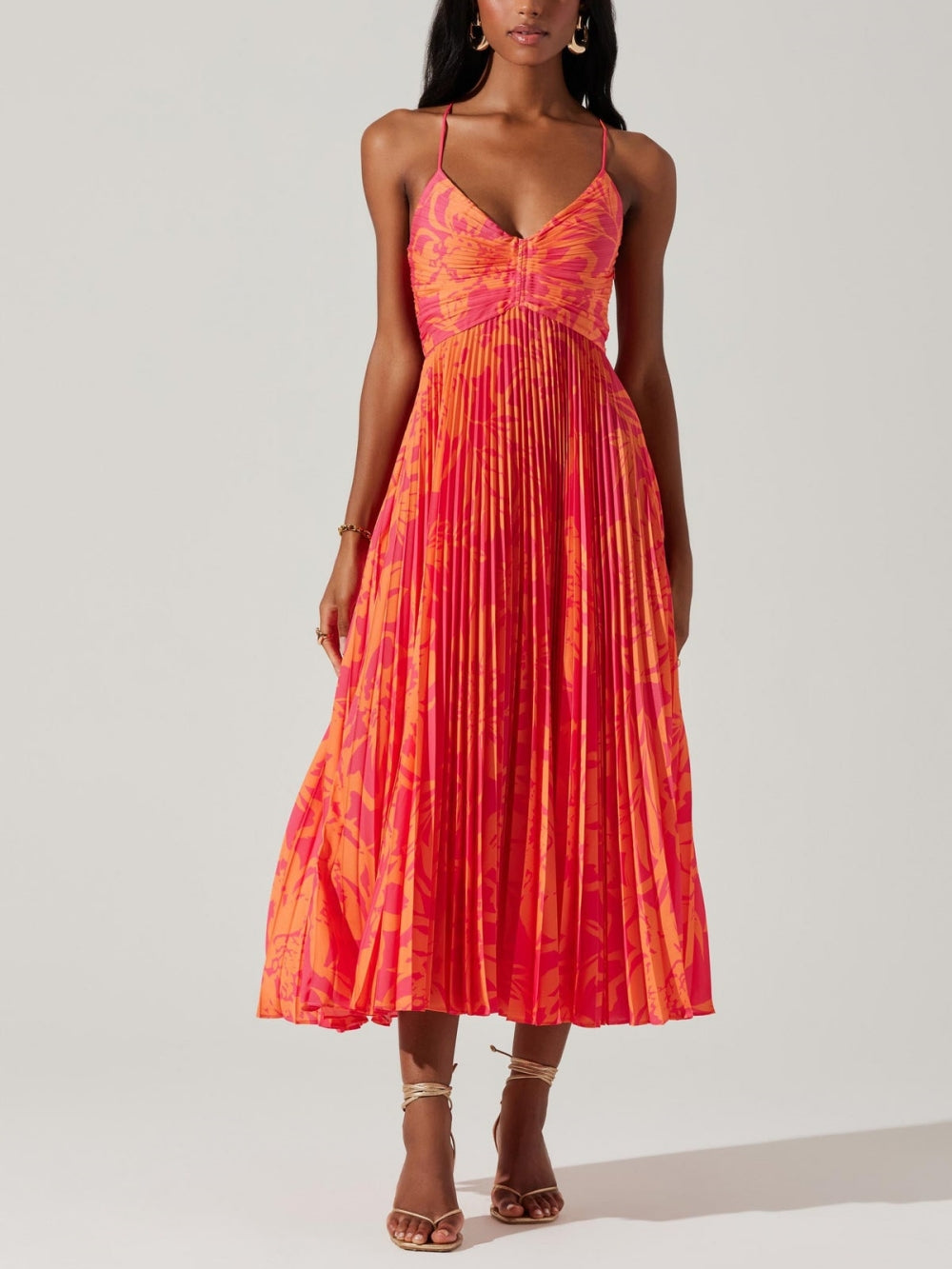 Elegantes Midikleid mit Blumenmuster und Falten