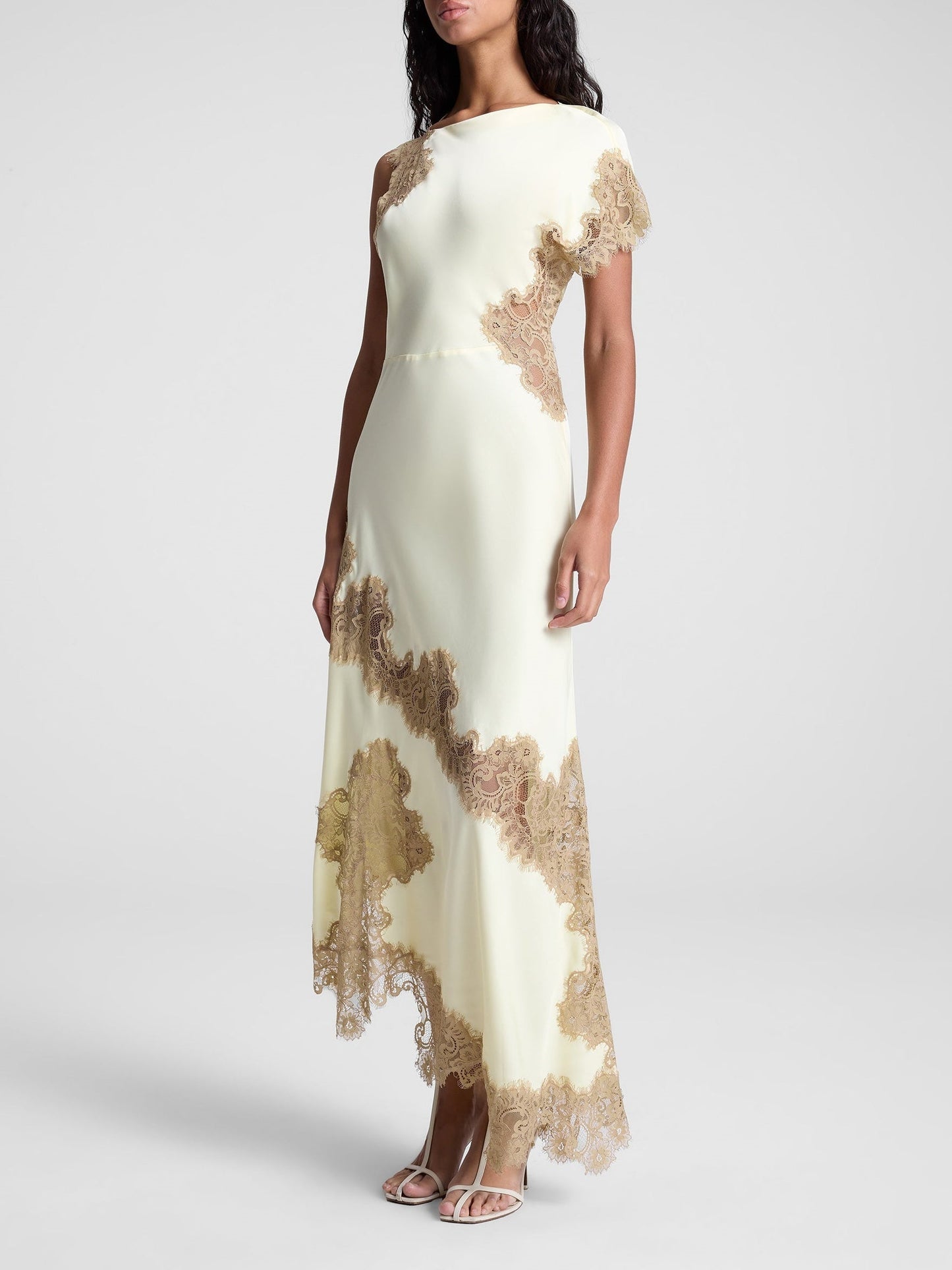 Maxikleid aus Satin und Spitze