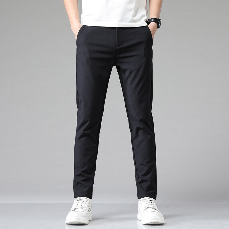 Schmale Chinohose