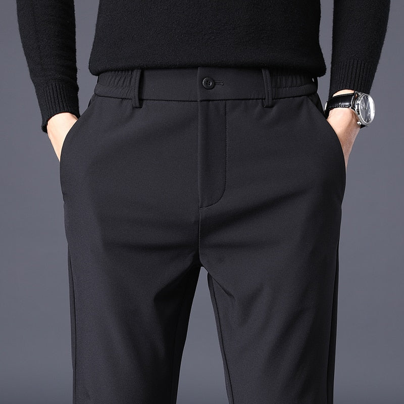 Schmale Chinohose