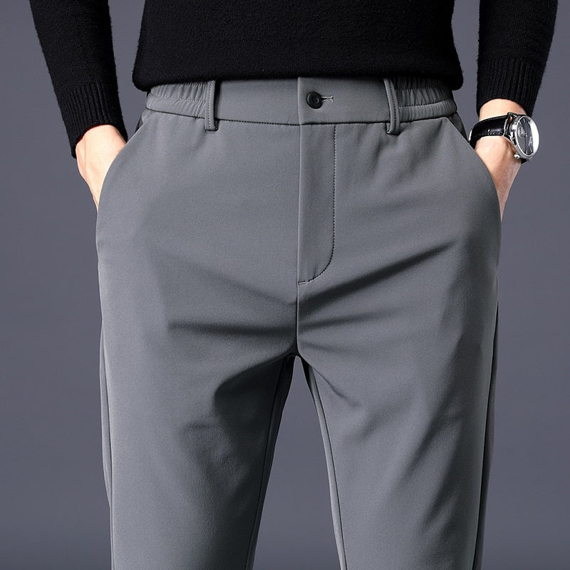 Schmale Chinohose