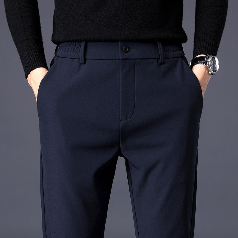 Schmale Chinohose