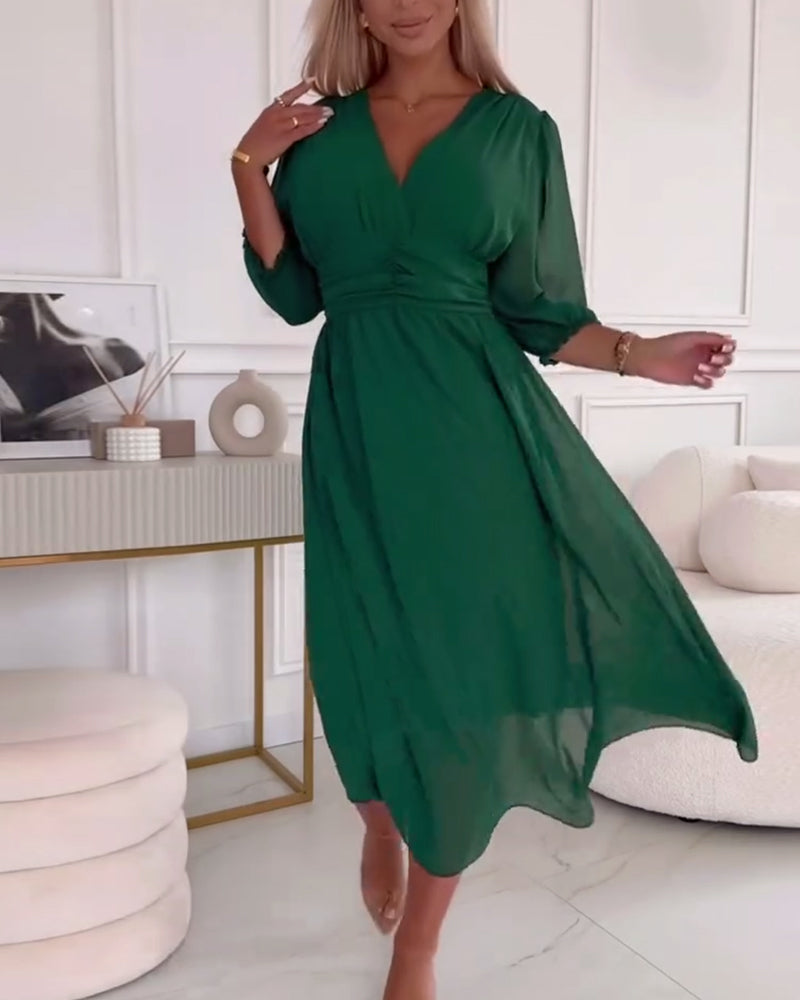 TAILLIERTES MIDIKLEID MIRA