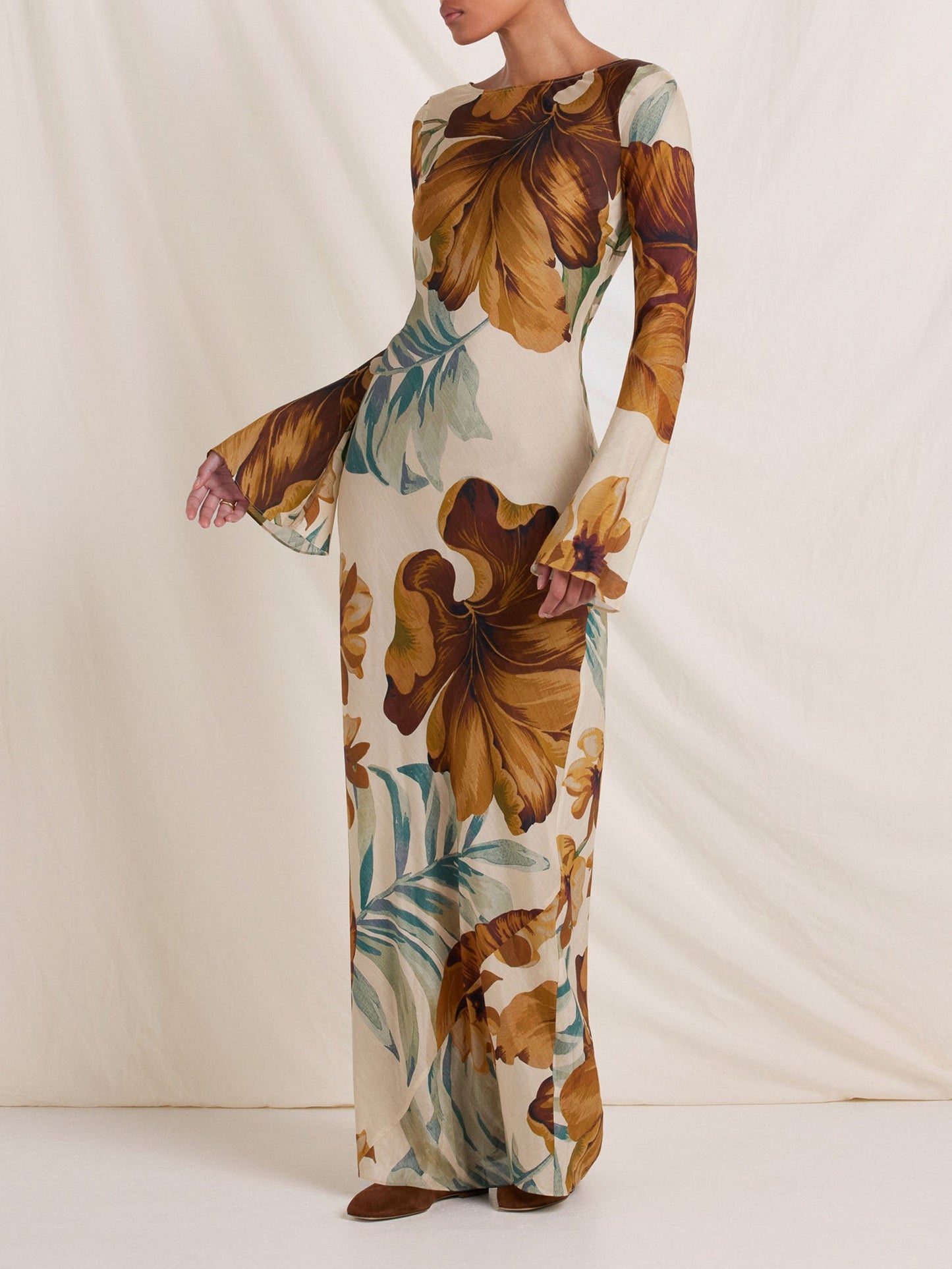 Maxikleid mit handgezeichneten botanischen Motiven