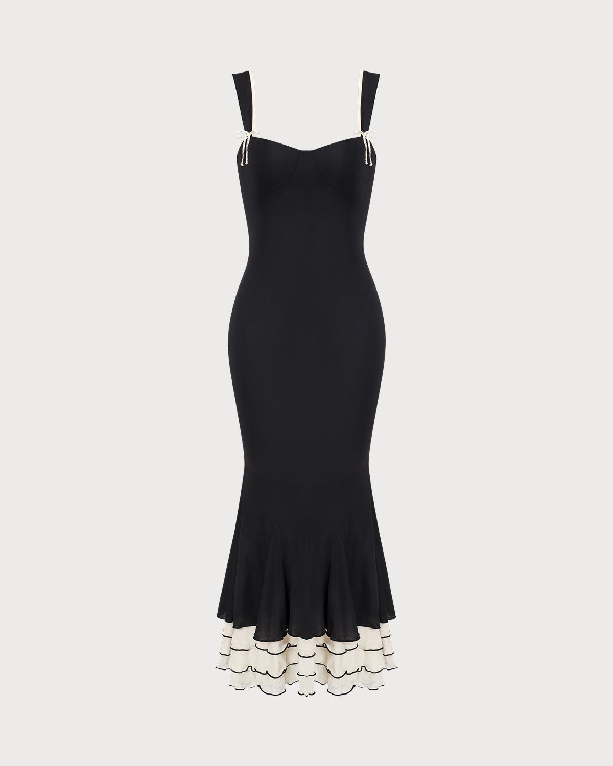 Das schwarze, figurbetonte Maxikleid mit Sweetheart-Ausschnitt