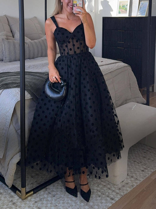 Exquisites, perfektes Tüll-Bustier-Midikleid in A-Linie mit Tupfen und Herzausschnitt
