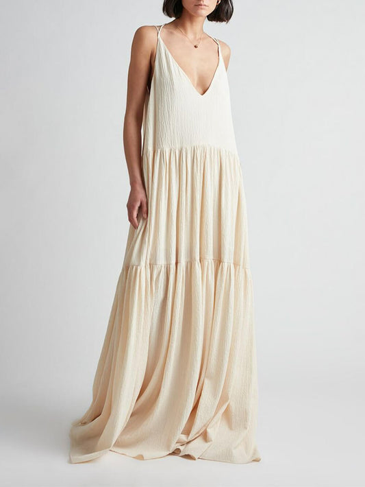 Sommerurlaub – Maxikleid mit tiefem V-Ausschnitt und Riemchen