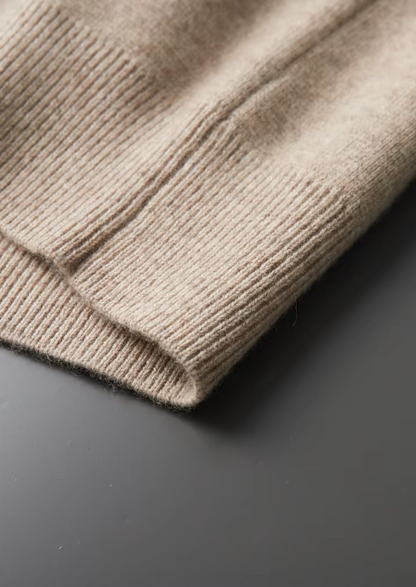POLO-CARDIGAN AUS EXTRAFEINER MERINOWOLLE MIT REISSVERSCHLUSS