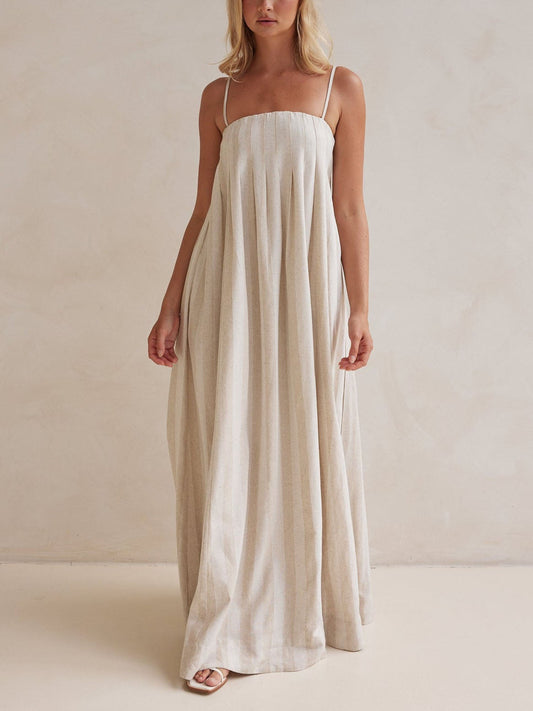 Lässiges, modisches Neckholder-Maxikleid mit Streifen