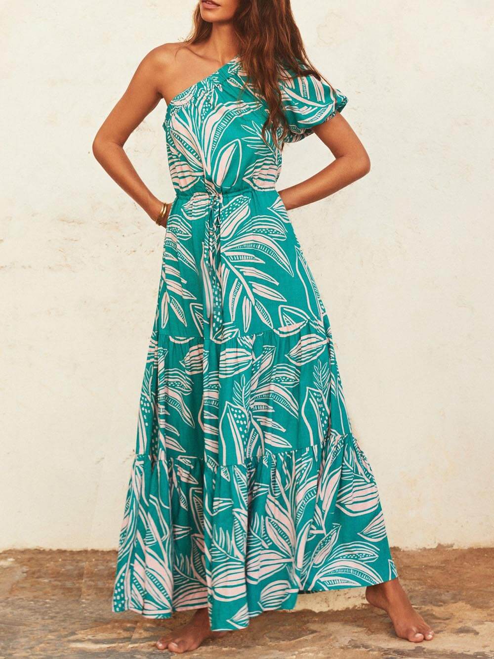 Schulterfreies Kleid mit Blumenmuster im Urlaubsstil und Palmenblatt-Print