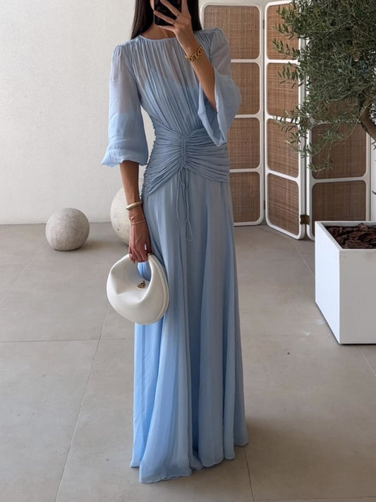 Elegantes Maxikleid mit hohem Halsausschnitt und Ballonärmeln