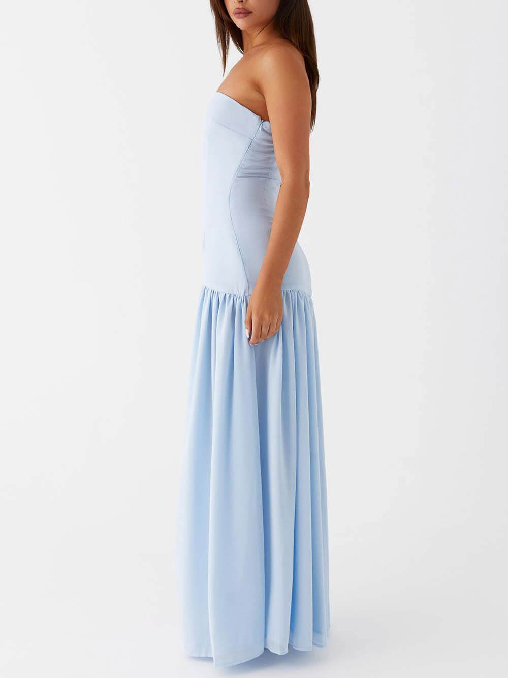 Exquisites rückenfreies, trägerloses Maxikleid mit Falten