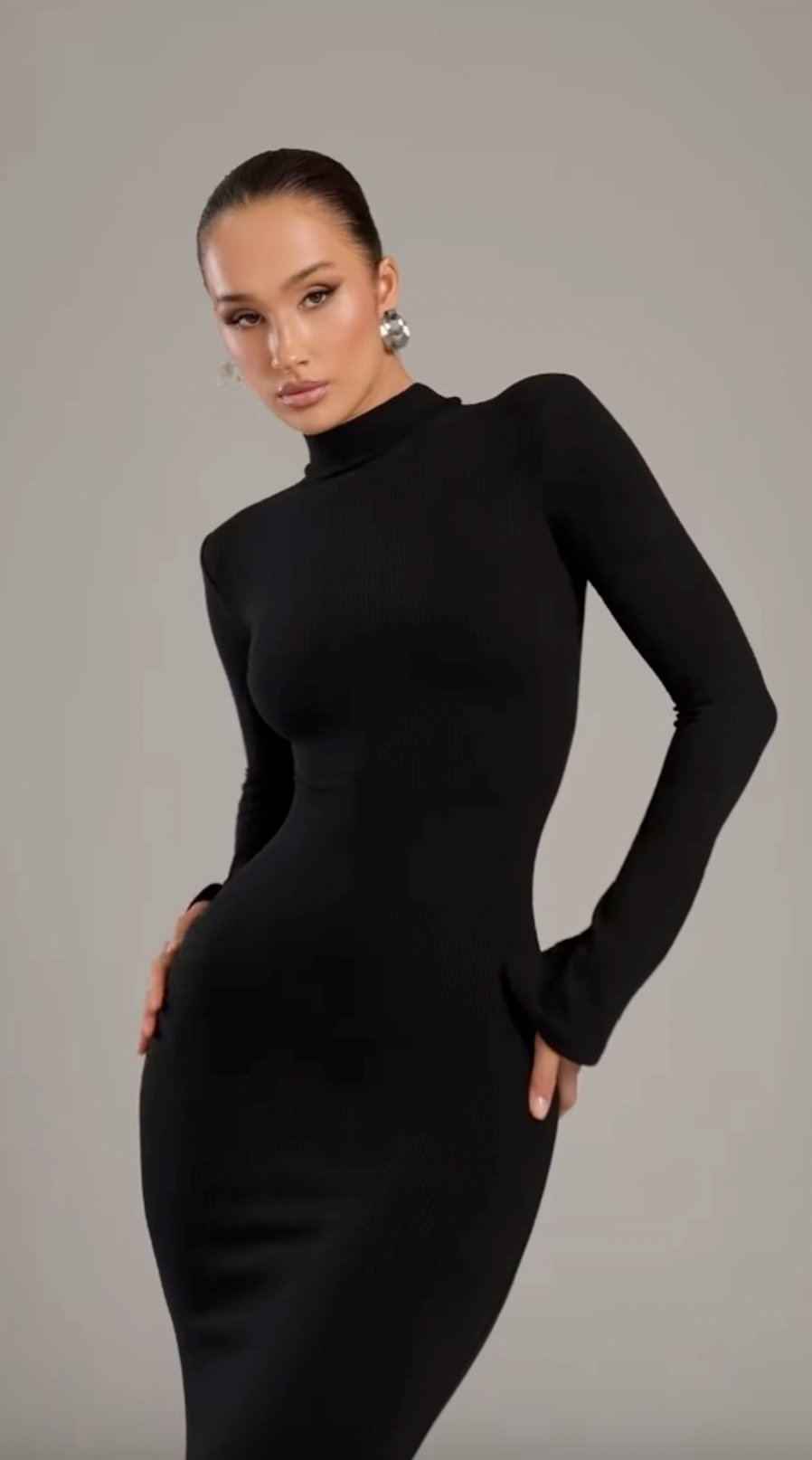 Noire｜Maxikleid mit Rollkragen