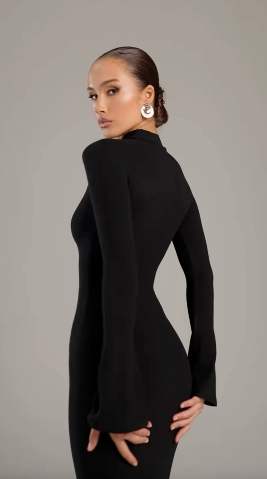 Noire｜Maxikleid mit Rollkragen