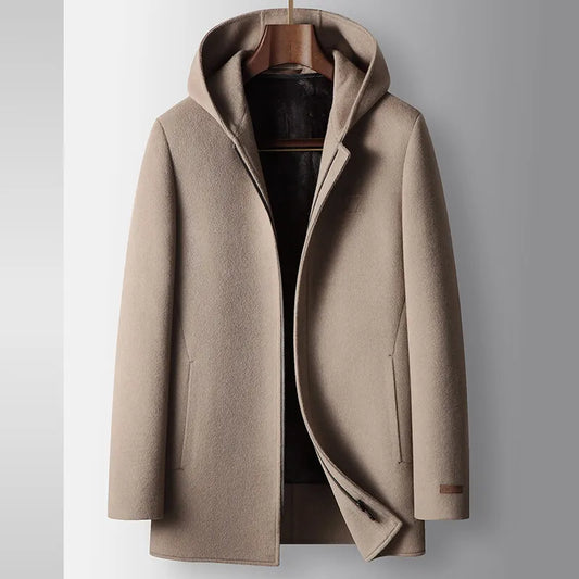 Kapuzenmantel aus 100 % Wolle