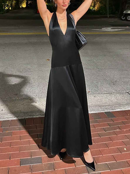 Elegantes Neckholder-Maxikleid mit tiefem V-Ausschnitt
