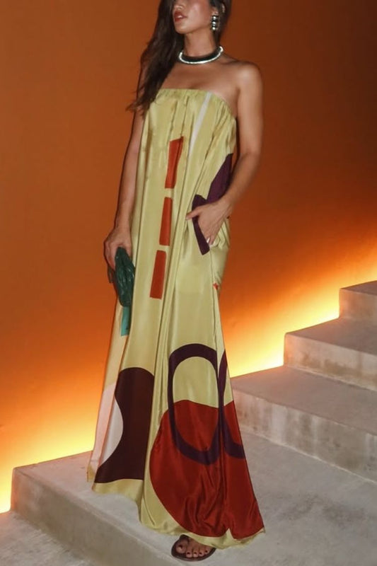 Miss Me – Einzigartiges, bedrucktes, schulterfreies Maxikleid mit Taschen aus Satin